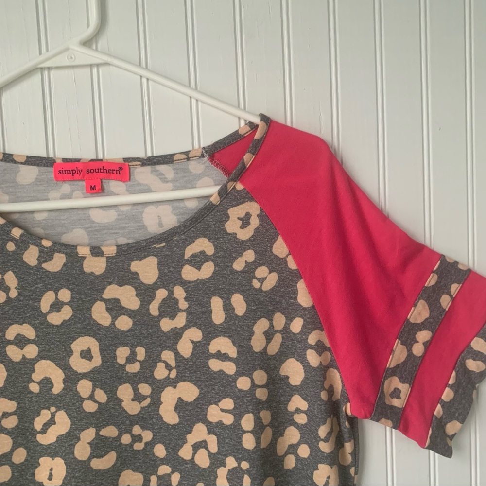 Simply Southern (M) Pink Tag Gray and Cream Jersey Look Shirt